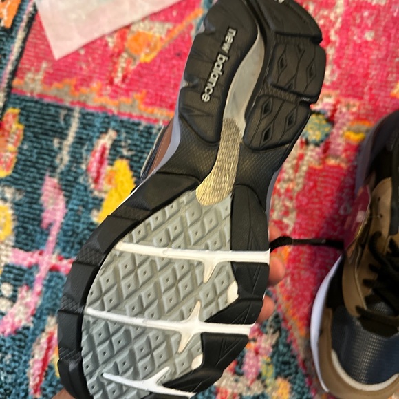 New Balance M920INV size 10 - Picture 6 of 8